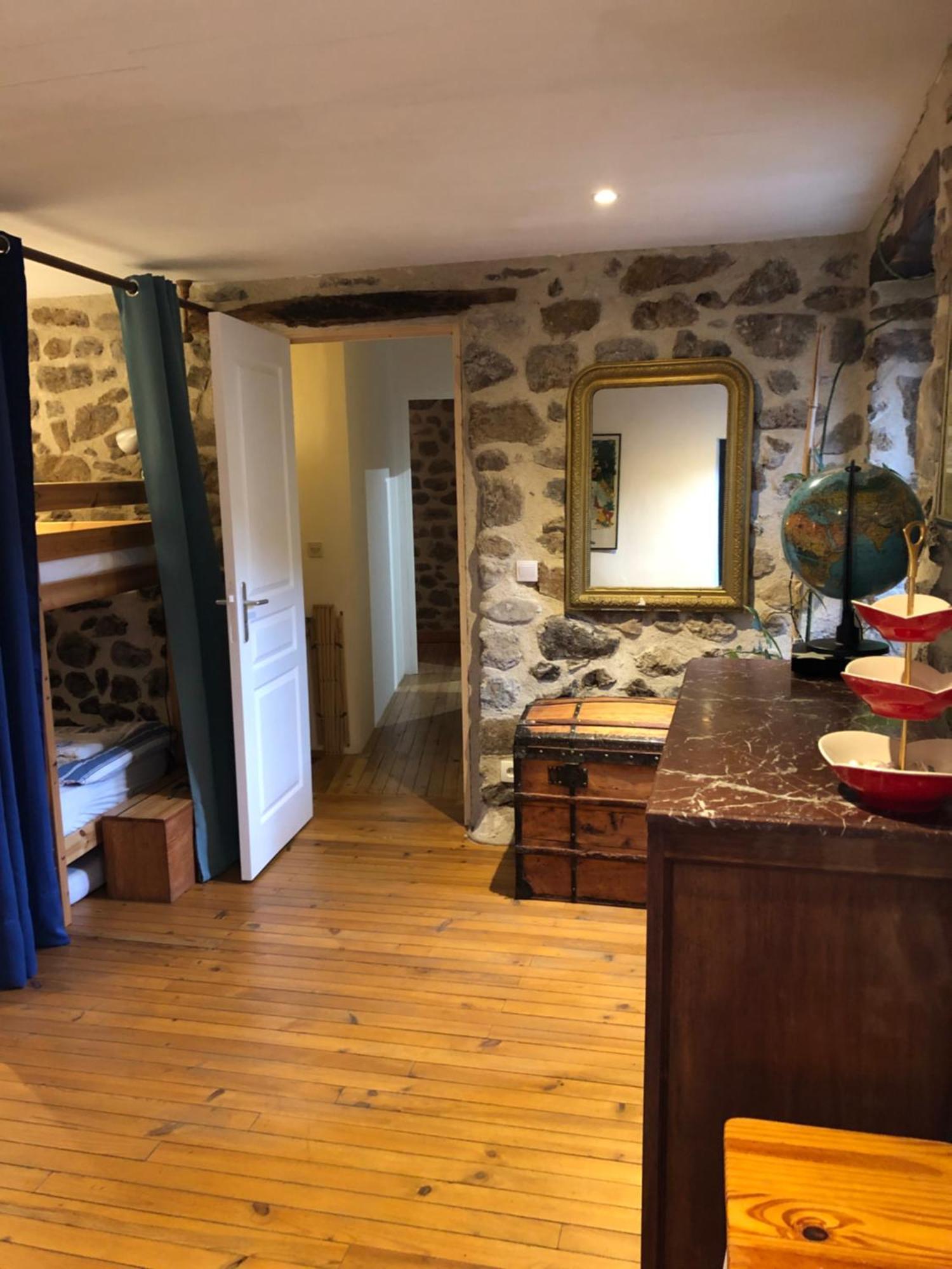 Les Pentes Du Chateau De Retourtour Lamastre Luaran gambar